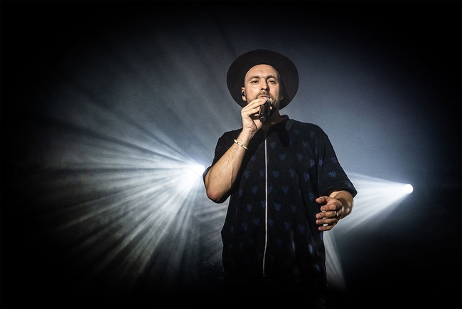 Max Mutzke | Soulige Sounds, Funk-Grooves und große Emotionen live auf der Bühne