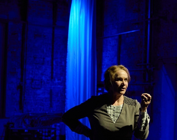 Fünf bis sechs Semmeln und eine kalte Wurst