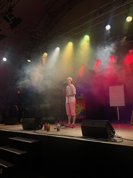 Queer Slam Berlin: Berlins queerster Poetry Slam geht raus!