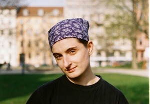 Kay Matter: Helena oder Stay safe and sorry / Muskeln aus Plastik