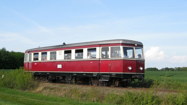 Triebwagenfahrt mit der Museums-Eisenbahn zum Erdbeer Markt (Hin&Rück)