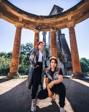 Frank’s White Canvas