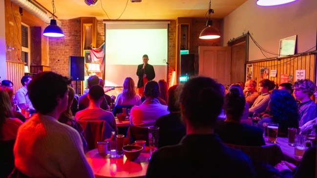 Journalism from the Front Lines | Bar lecture by BREWING MINDS