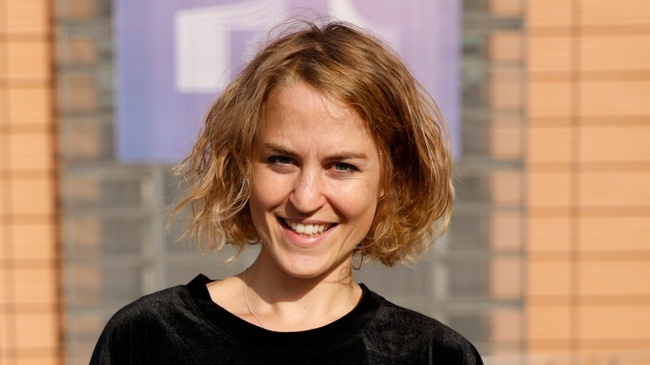 Feel the Weibz* // Lesung und Gespräch mit Alicia Baier