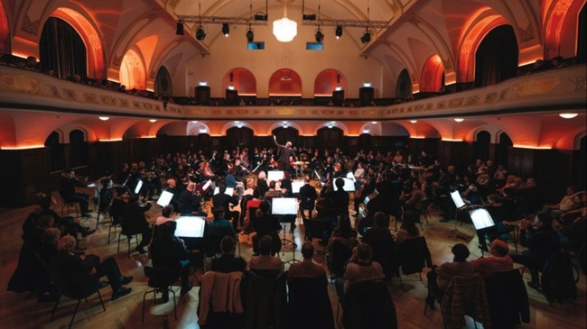 AUSVERKAUFT: 360° № 2