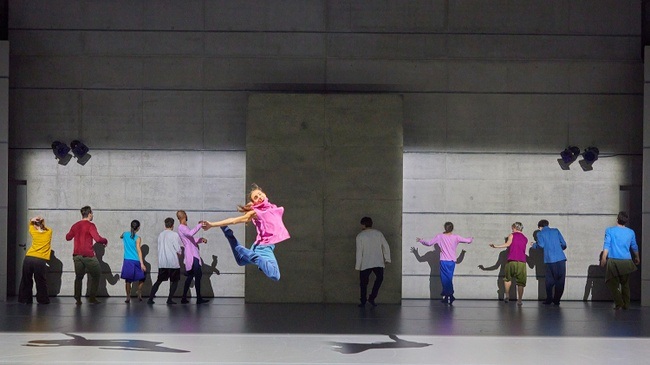 TANZEN BIS IN DIE PUPPEN