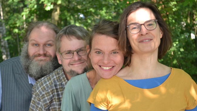 Szenenexpress: Eine Woche nach dem Valentinstag sind die Herzen wieder im Winterfrost. Da hilft der Szenenex-press gerne, die Blutpumpen zu erwärmen und höher schlagen zu lassen