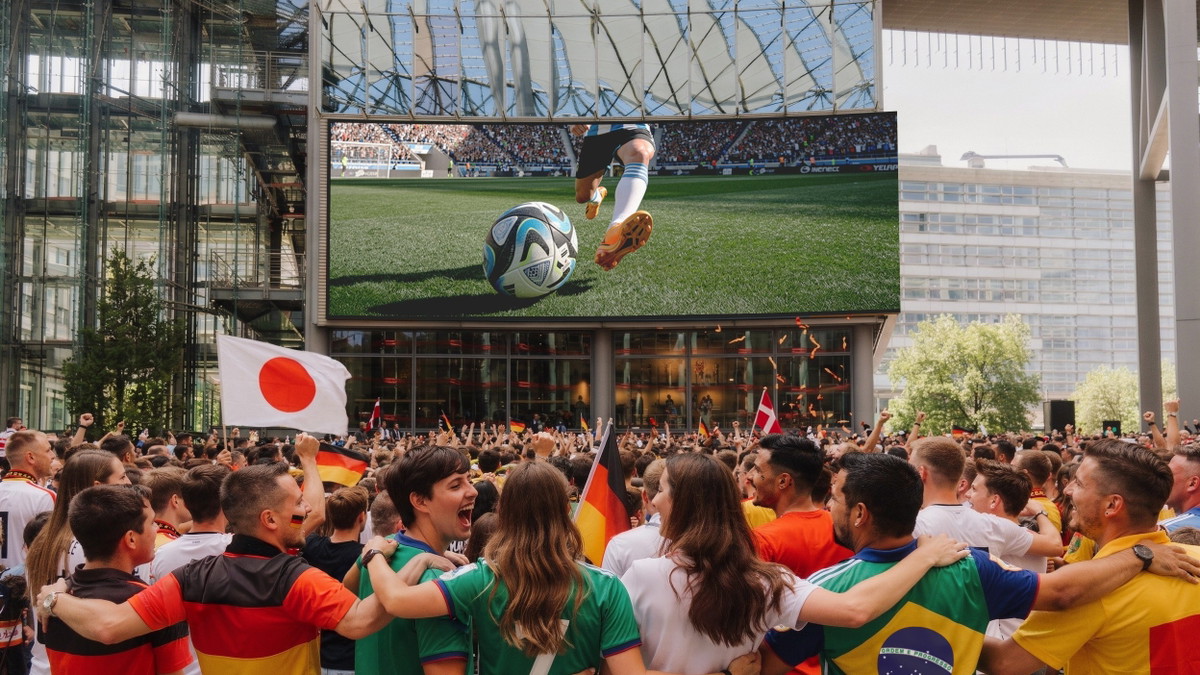 Fußball-Sommer am Potsdamer Platz