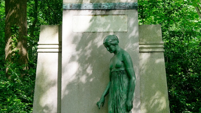 Stadtspaziergang: Ostfriedhof