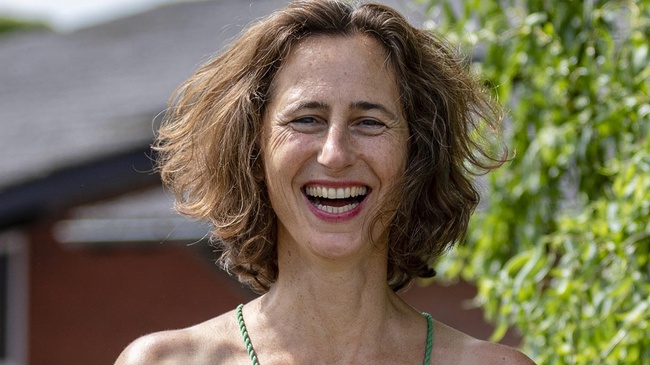 LIEDER-POETRY-KABARETTERIE / Inga Bachmann