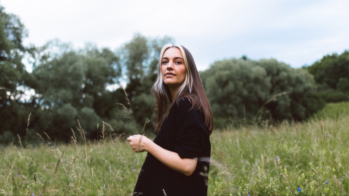 Fiona Grond – Hearts Wide Open