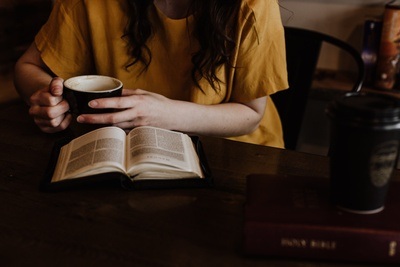 11 gemütliche Cafés zum Lesen in München - Rausgegangen