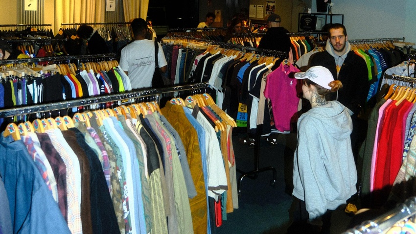 Vintage Pop Up Satellit in der Mönckebergstraße