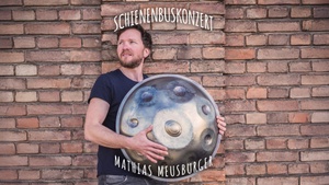 Schienenbuskonzert mit Mathias Meusburger