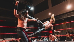 Unlimited Wrestling Ocean Bash - WWE-Stars erstmals gemeinsam in Deutschland – Wrestling-Event in Braunschweig fast ausverkauft!