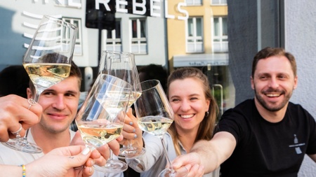 Wine & Food Walking Tour SCHANZENVIERTEL! | Hamburg Wine Rebels