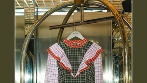 LATE NIGHT SAMPLE SALE SMILHUS