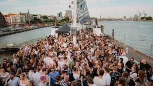 MEGA 90iger und 2000er DAYPARTY // Hamburg  auf der MS KOI