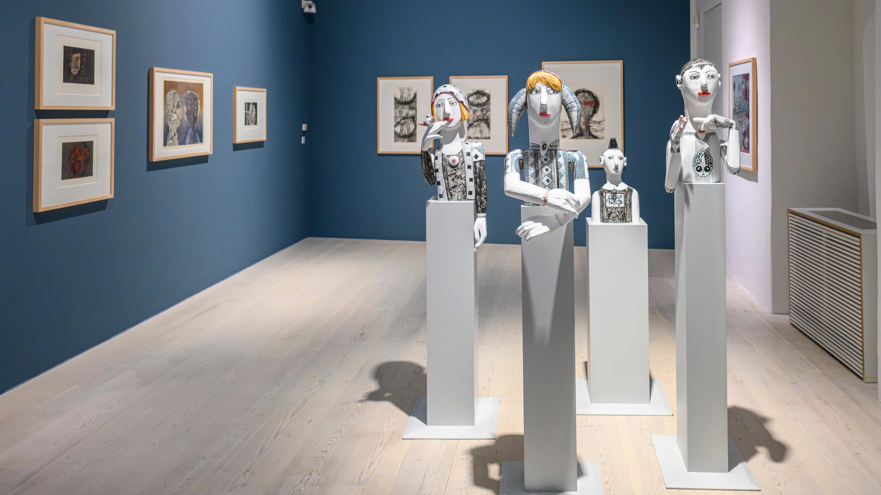 Ausstellung „Nur Mut! Eva Bruszis. Wege und Welten einer Künstlerin“ im Angermuseum