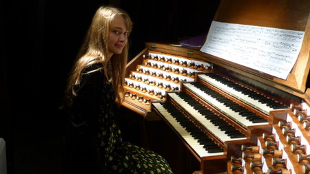 Eszter Szedmák (Ungarn), Orgel
