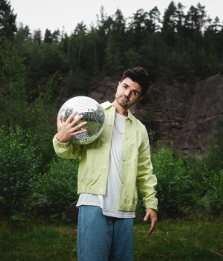 Henry And The Waiter