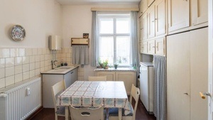 Anna Seghers im Kreis ihrer Freundinnen