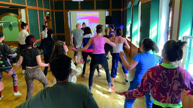 AEROBIC IM GRASSI: Call on me!