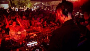 Open Air - Liquid Concrete mit CLX