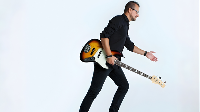 Benefizkonzert - Radz Bassist