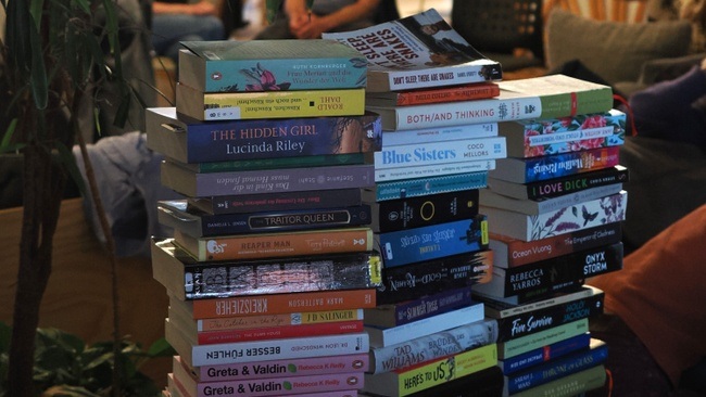 Silent Book Club-Treffen im B-Side Café