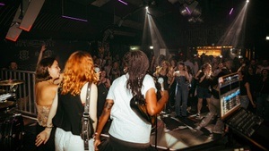 POP POP POP POP – Sing with the Band