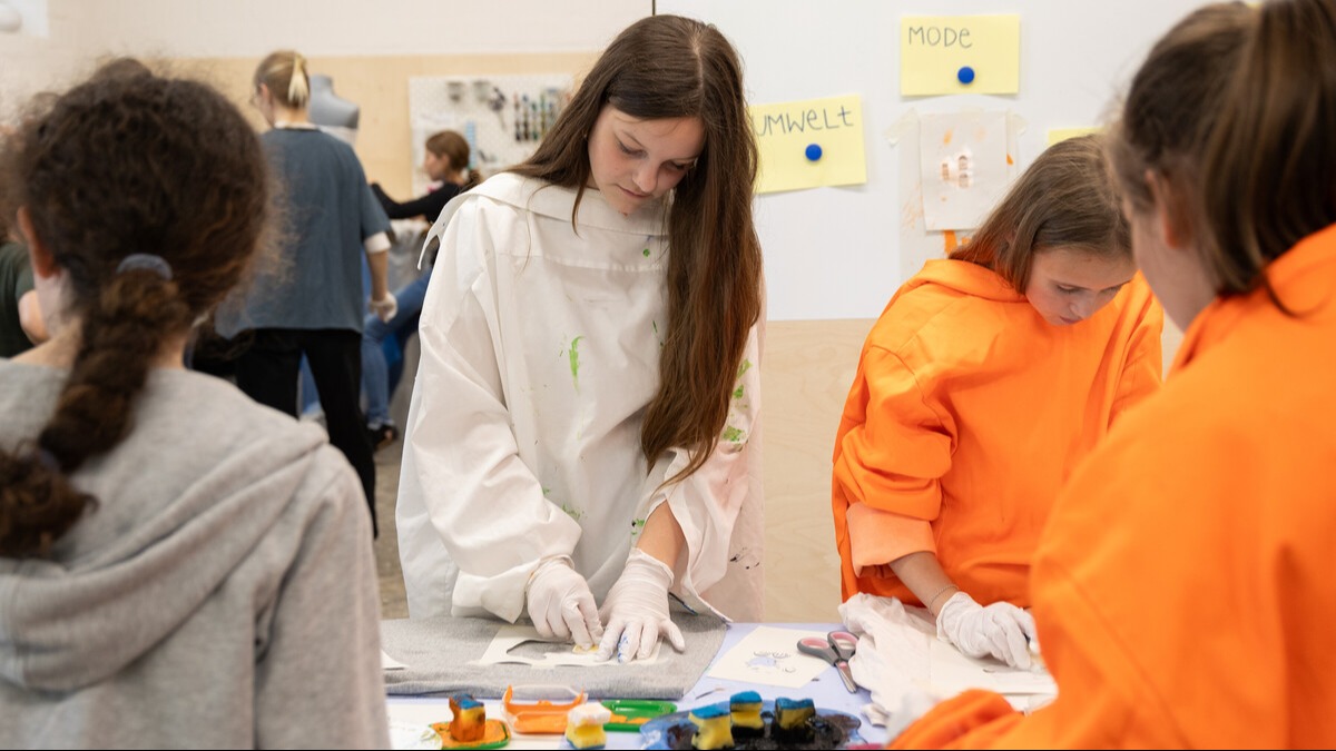 Titelbild der Veranstaltung kestnerkids machen Kunst Kids-Kunst-Brunch & Workshop