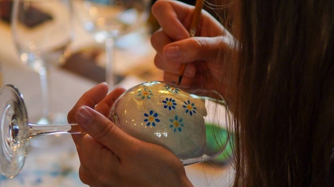 🎨🍷 Gläser bemalen & Wein genießen im JuBo Weinhaus