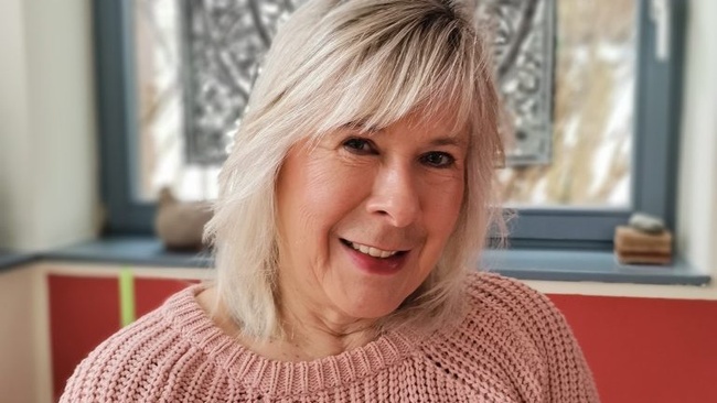 Führung von Hanna Styrie durch die Ateliers des Kunstzentrum Wachsfabrik