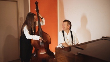 Singer/Songwriter Night mit Alina Dalsegno
