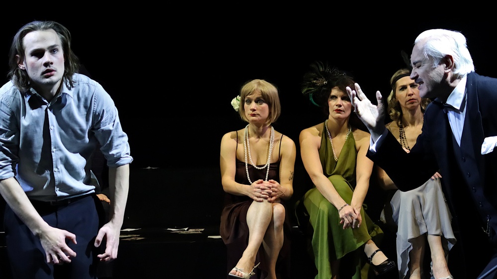 MARIO UND DER ZAUBERER