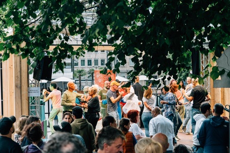 Salsa & Bachata tanzen mit Laine & Nelly