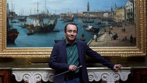 Riccardo Minasi dirigiert Werke von Wagner, Bartók und Dvořák