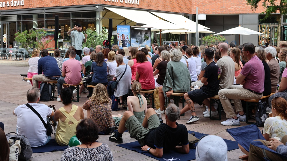 Stand-Up-Comedy OPEN AIR auf dem Überseeboulevard