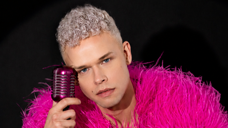 Tobias Born: FREAKS! - The country needs new men