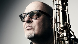 Hunnikate - Berd Delbrügge spielt Saxophon