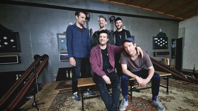 Them Fleurs (CH) (support: Mind & Blueprint)