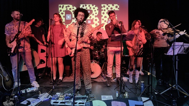 Dakil Berlin Friends - Indie-Disco-Rock