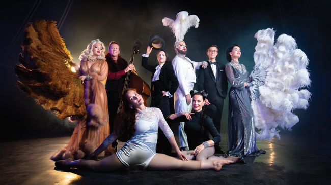 Binz-Premiere: Vintage Wonderland - Die glamouröse Winterrevue (Burlesque, Akrobatik & Live-Musik)