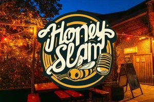 HoneySlam- Poetryslam ohne traurige Texte