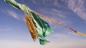 Ausstellungseröffnung: "Rosa Tharrats: We Are Full of Winds and Sea and Solar Threads" mit anschließender Performance