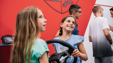 Porsche Erlebniswerkstatt "Innenleben und Exterieur"