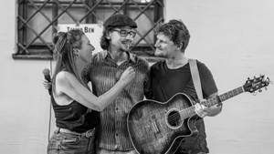 Acoustic Session im Brunnenhof - nica, Raffi Platz & Teemo Ben