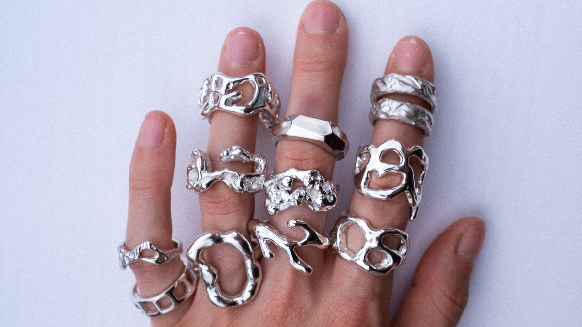 Titelbild der Veranstaltung Wax and Silver Schmuck Workshop