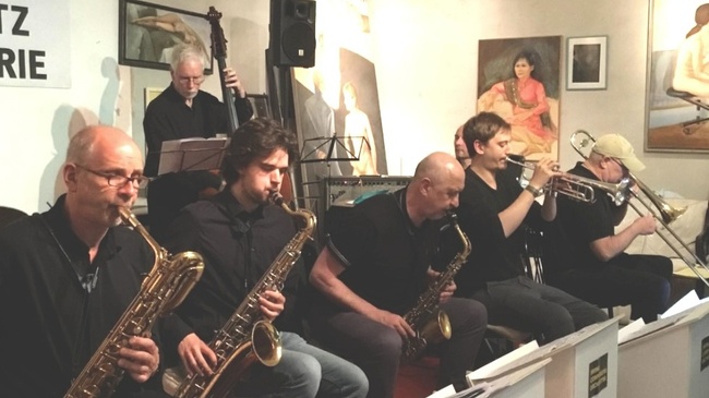 JERRY TILITZ WITH NANCY'S GALERIE ALL STARS